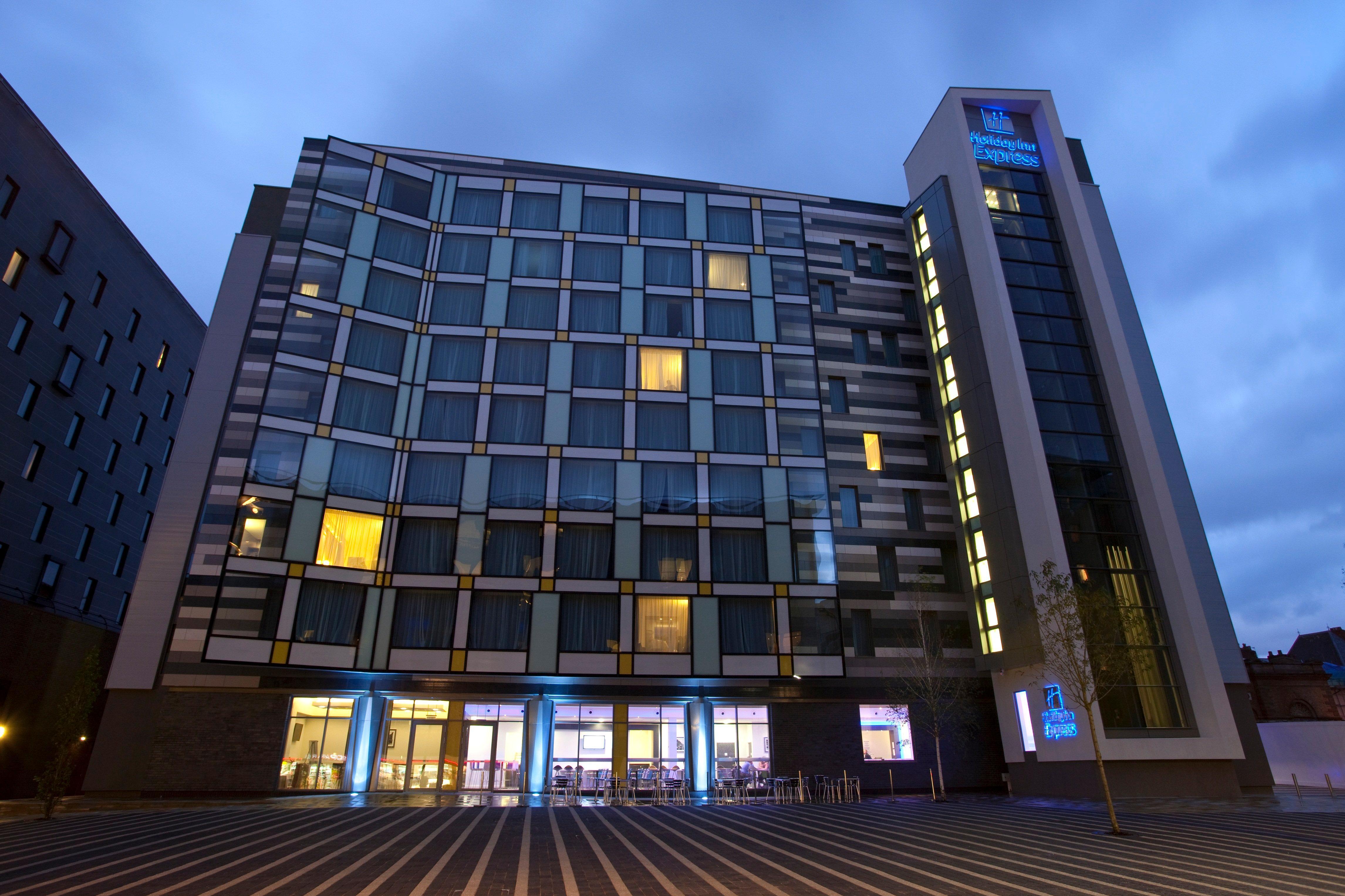 Holiday Inn Express Manchester City Centre Arena By Ihg Exterior foto