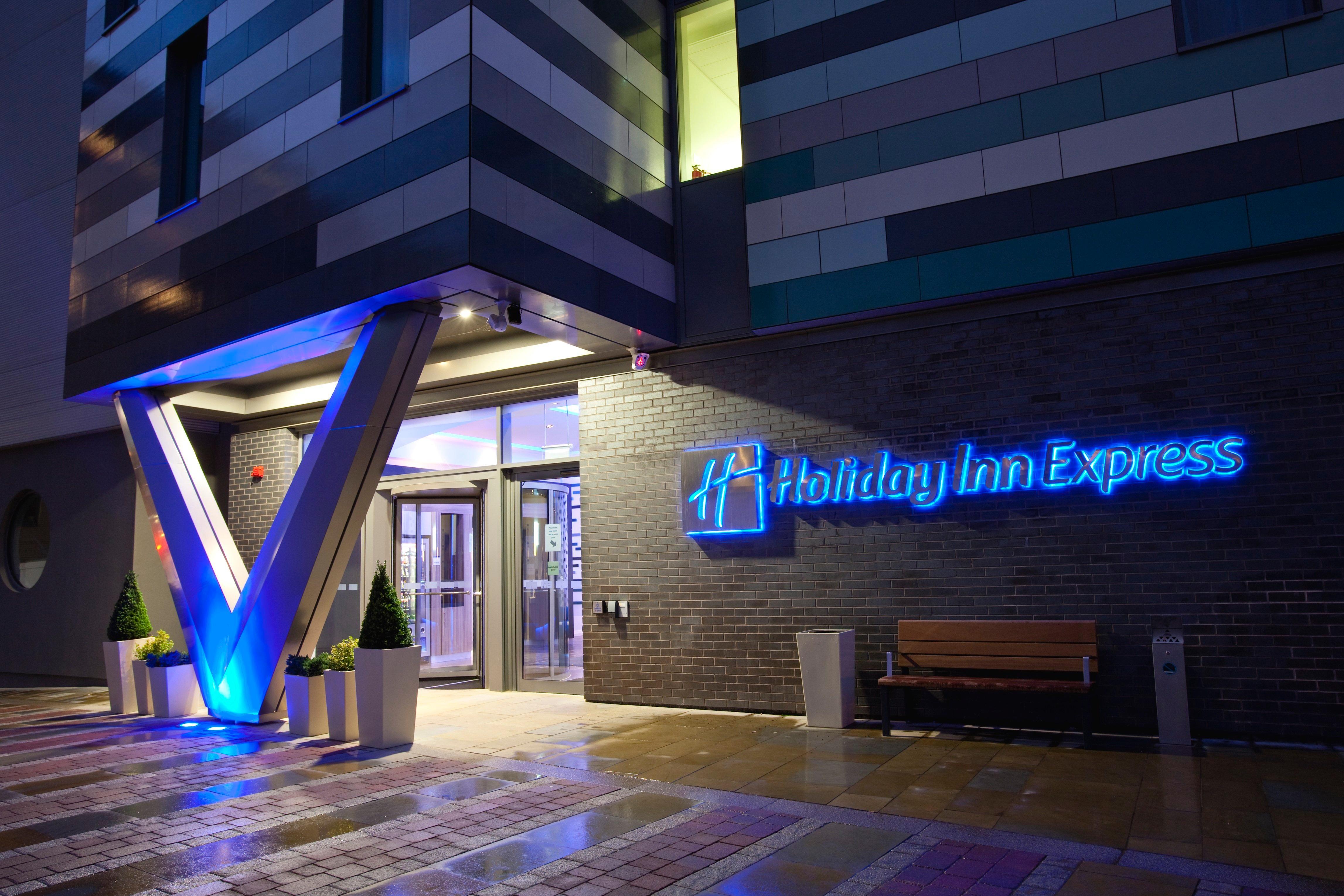 Holiday Inn Express Manchester City Centre Arena By Ihg Exterior foto
